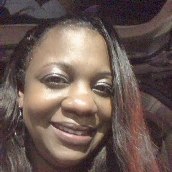 Meet your Posher, Tia - Picture 1 of 1